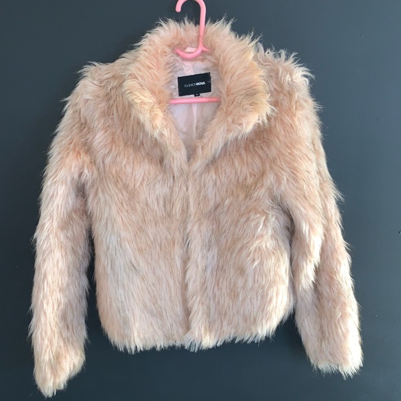 Fashion Nova Jackets & Blazers - FashionNova - pink Faux Fur coat - NWOT - 2 pocket